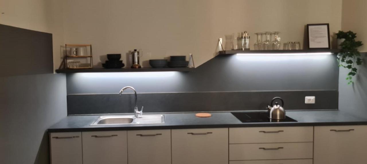 Etna Suite Design Apartments คาตาเนีย ภายนอก รูปภาพ