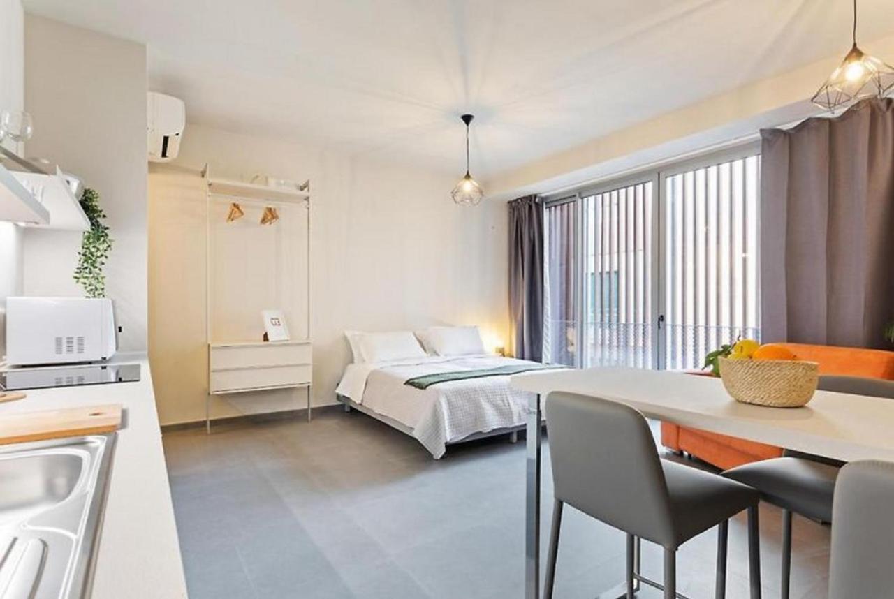 Etna Suite Design Apartments คาตาเนีย ภายนอก รูปภาพ