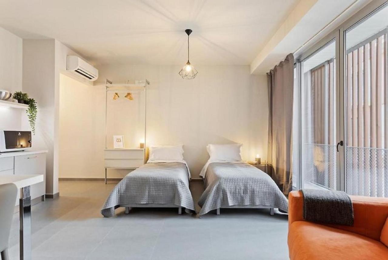Etna Suite Design Apartments คาตาเนีย ภายนอก รูปภาพ