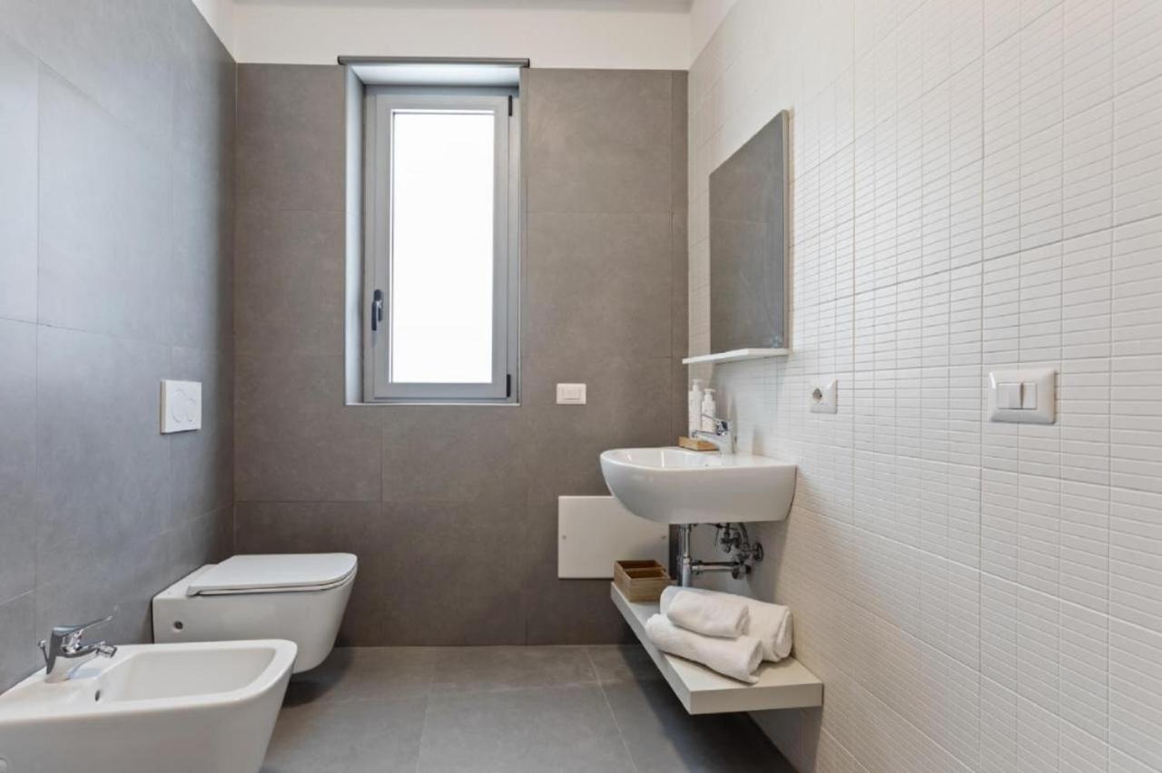 Etna Suite Design Apartments คาตาเนีย ภายนอก รูปภาพ