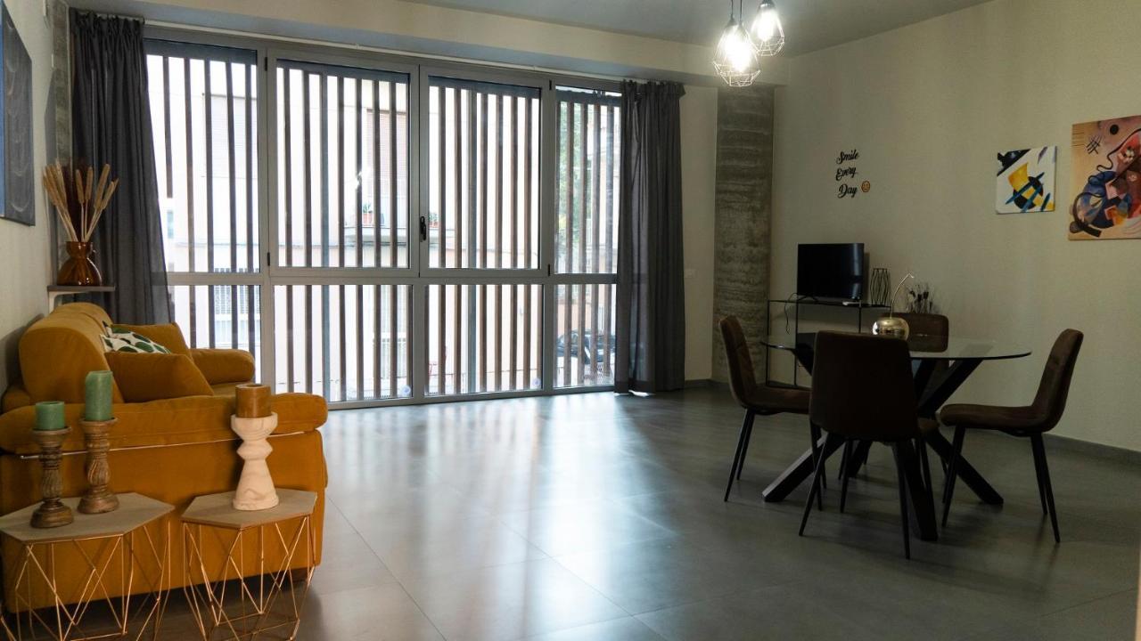 Etna Suite Design Apartments คาตาเนีย ภายนอก รูปภาพ